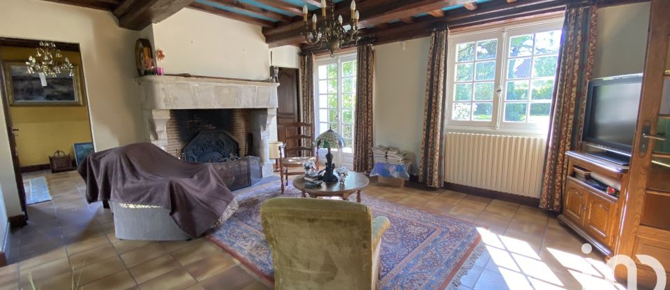 Maison traditionnelle 7 pièces de 195 m² à Port-en-Bessin-Huppain (14520)