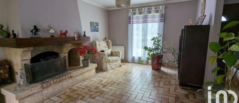 Traditional house 6 rooms of 145 m² in Saint-Fargeau-Ponthierry (77310)