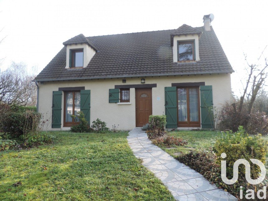 Traditional house 6 rooms of 145 m² in Saint-Fargeau-Ponthierry (77310)