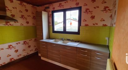 House 7 rooms of 157 m² in Prignac-et-Marcamps (33710)