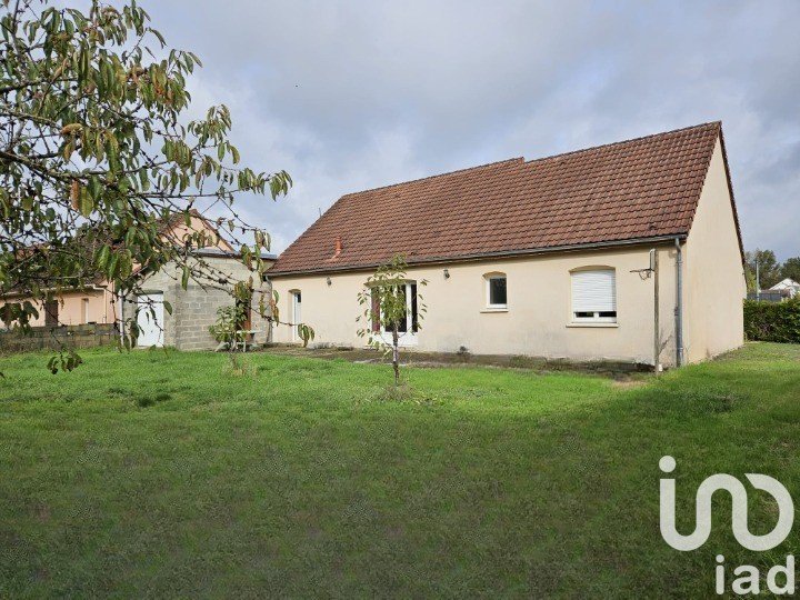 Maison traditionnelle 6 pièces de 116 m² à Lhomme (72340)