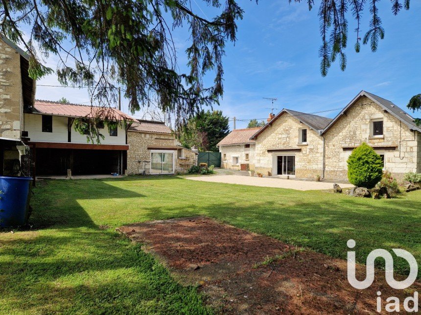 Maison de campagne 4 pièces de 138 m² à Naintré (86530)