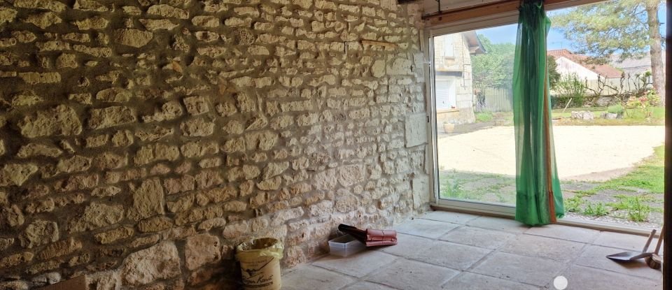 Maison de campagne 4 pièces de 138 m² à Naintré (86530)