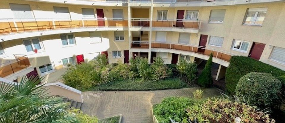 Apartment 3 rooms of 71 m² in Vaujours (93410)