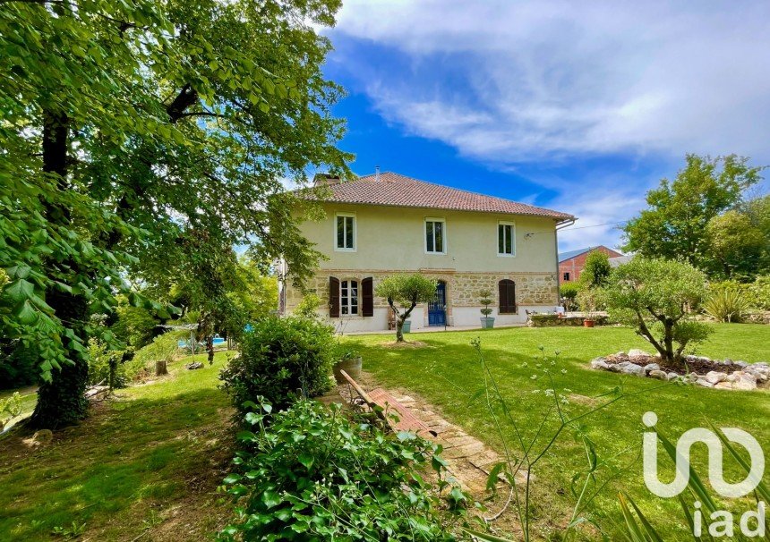 House 7 rooms of 298 m² in Monferran-Savès (32490)