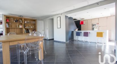 Appartement 7 pièces de 220 m² à Jouy-en-Josas (78350)