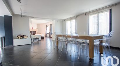 Duplex 7 pièces de 192 m² à Jouy-en-Josas (78350)