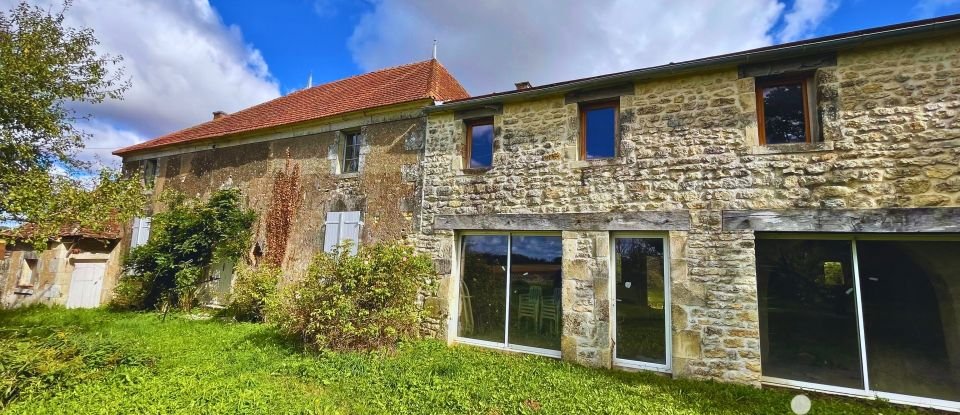 Maison 6 pièces de 213 m² à Entrains-sur-Nohain (58410)