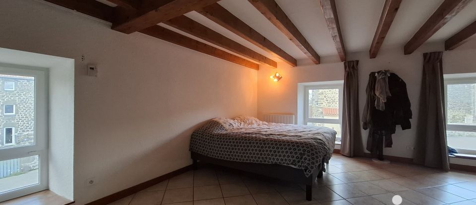 Town house 4 rooms of 140 m² in Saint-Christophe-sur-Dolaison (43370)