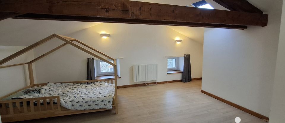 Town house 4 rooms of 140 m² in Saint-Christophe-sur-Dolaison (43370)