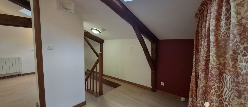 Town house 4 rooms of 140 m² in Saint-Christophe-sur-Dolaison (43370)