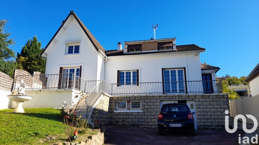 House 7 rooms of 145 m² in Chaumontel (95270)