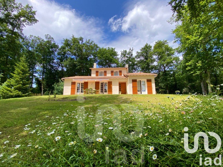 Maison de campagne 5 pièces de 130 m² à Étaules (17750)