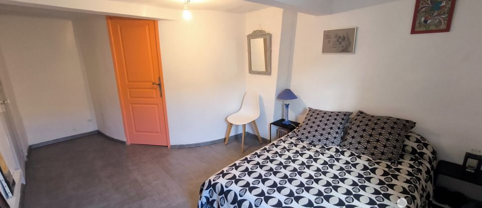 Village house 7 rooms of 150 m² in Saint-Étienne-les-Orgues (04230)