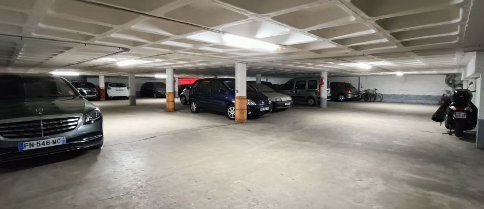 Parking/garage/box de 10 m² à Paris (75020)