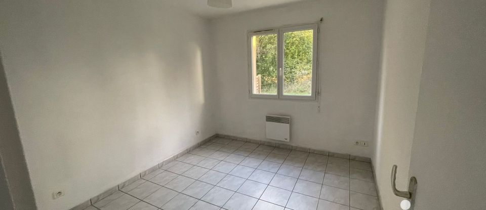 Maison 3 pièces de 355 m² à Saint-Seurin-de-Cursac (33390)