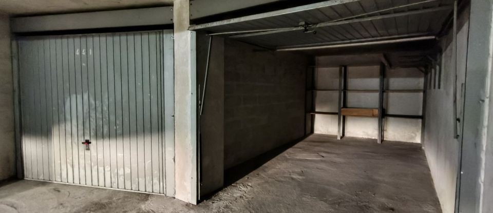 Parking/garage/box de 15 m² à Melun (77000)