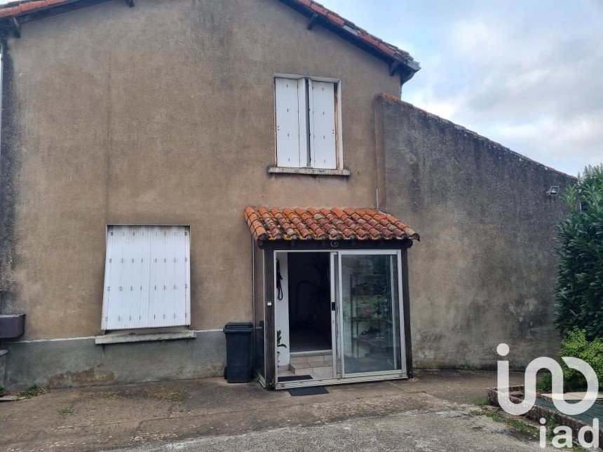 House 5 rooms of 112 m² in Saint-Vincent-Sterlanges (85110)