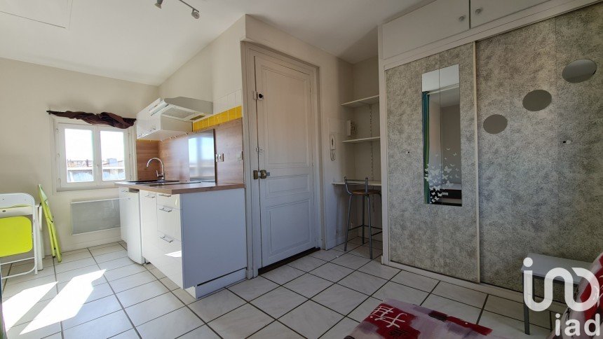 Immeuble de 94 m² à Niort (79000)