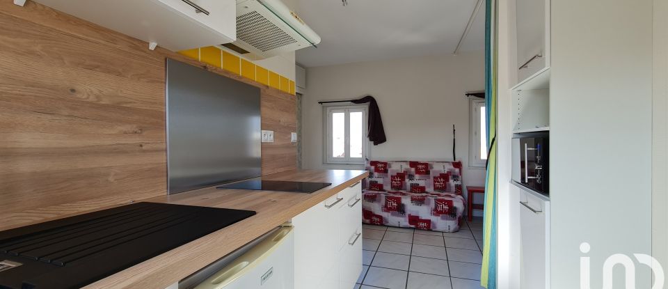 Immeuble de 94 m² à Niort (79000)