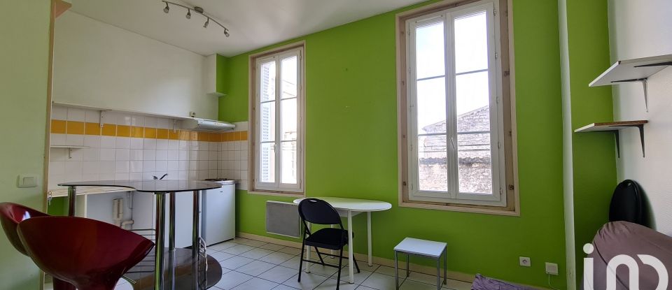 Immeuble de 94 m² à Niort (79000)