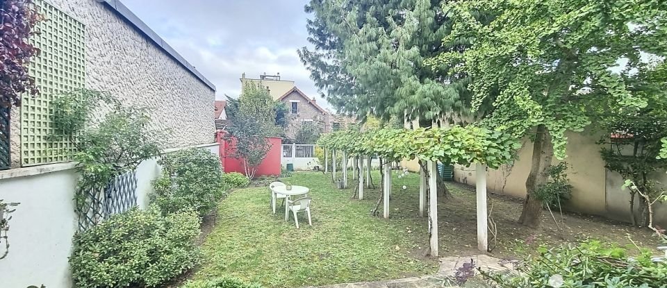 Traditional house 8 rooms of 237 m² in Saint-Maur-des-Fossés (94210)