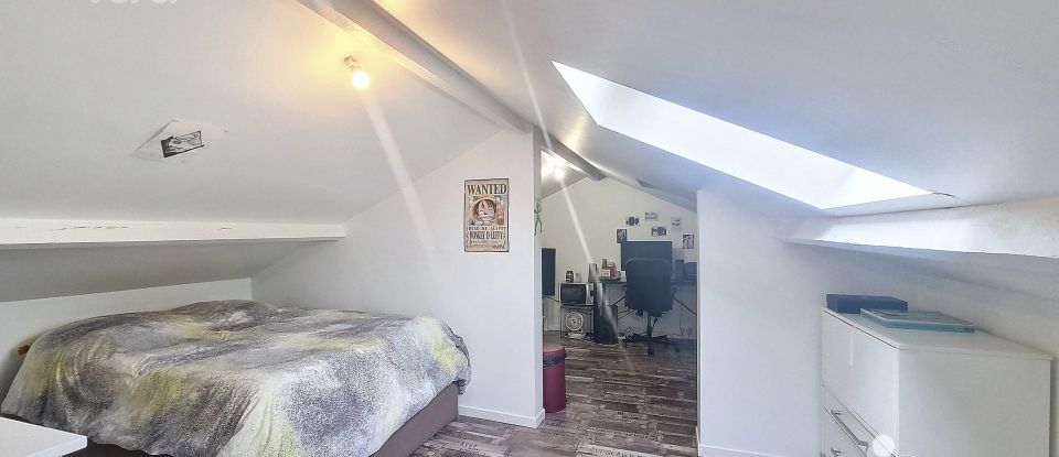 Maison traditionnelle 8 pièces de 237 m² à Saint-Maur-des-Fossés (94210)