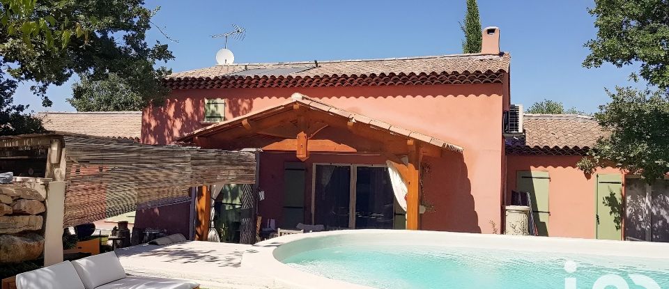 Maison 6 pièces de 175 m² à Rocbaron (83136)