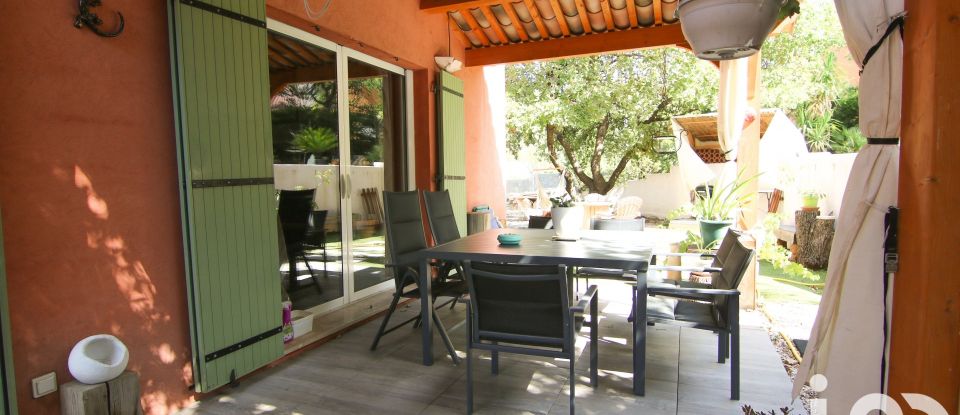 House 6 rooms of 175 m² in Rocbaron (83136)