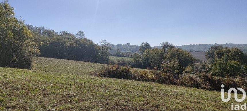 Land of 3,239 m² in Buanes (40320)