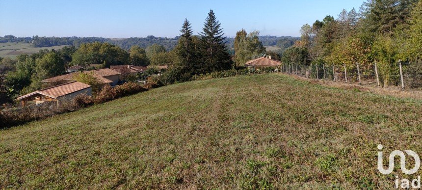 Land of 1,630 m² in Buanes (40320)