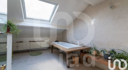 Loft 7 pièces de 352 m² à Paris (75010)