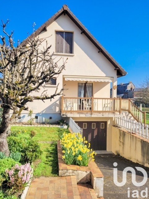 Traditional house 3 rooms of 80 m² in Caudebec-lès-Elbeuf (76320)