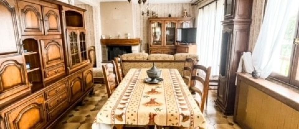 Traditional house 3 rooms of 80 m² in Caudebec-lès-Elbeuf (76320)