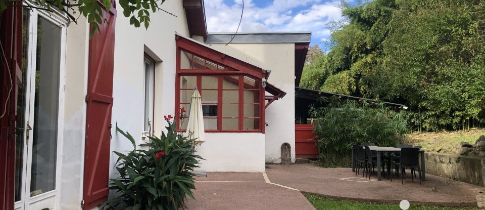 Maison traditionnelle 6 pièces de 145 m² à Oloron-Sainte-Marie (64400)