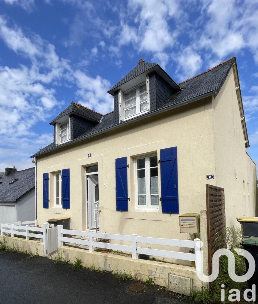 House 10 rooms of 102 m² in Pont-de-Buis-lès-Quimerch (29590)