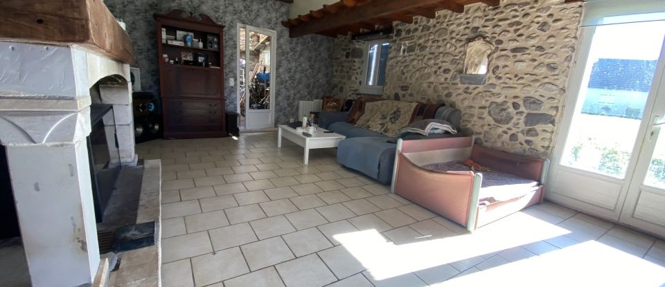 Country house 5 rooms of 230 m² in Buziet (64680)