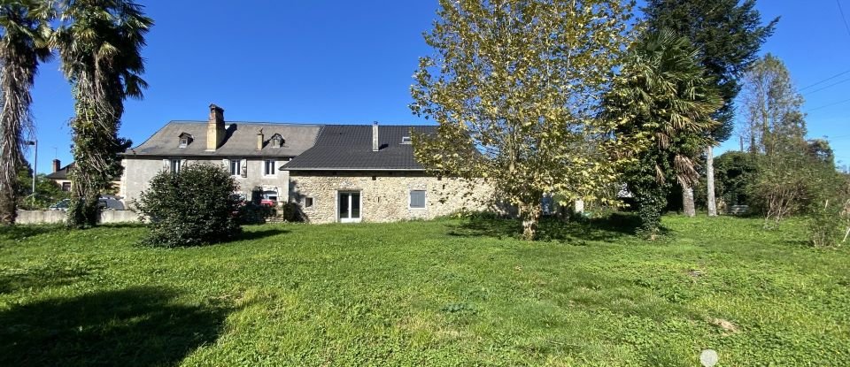 Maison de campagne 5 pièces de 230 m² à Buziet (64680)