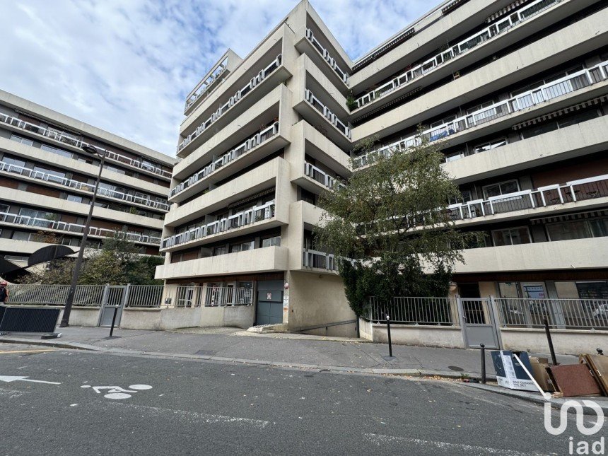 Parking of 6 m² in Paris (75018)