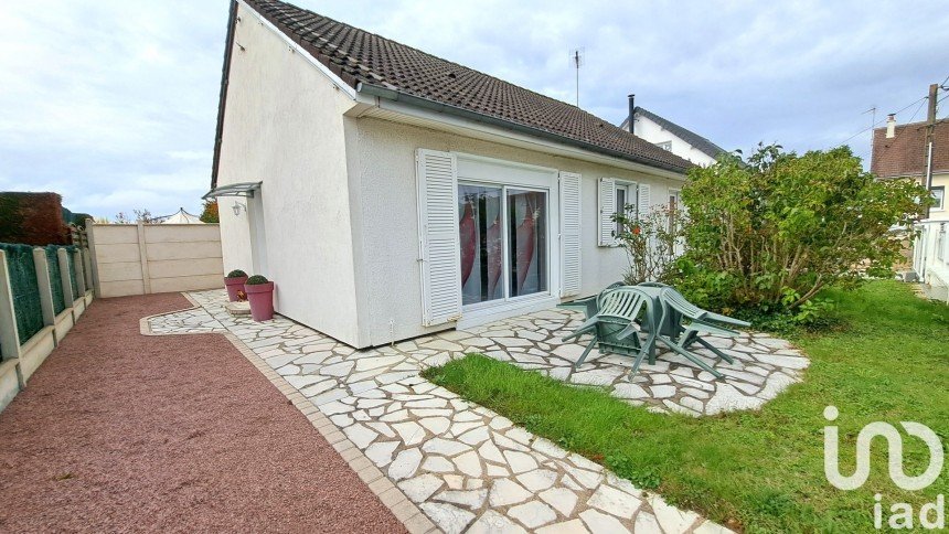 House 5 rooms of 102 m² in Yèvres (28160)