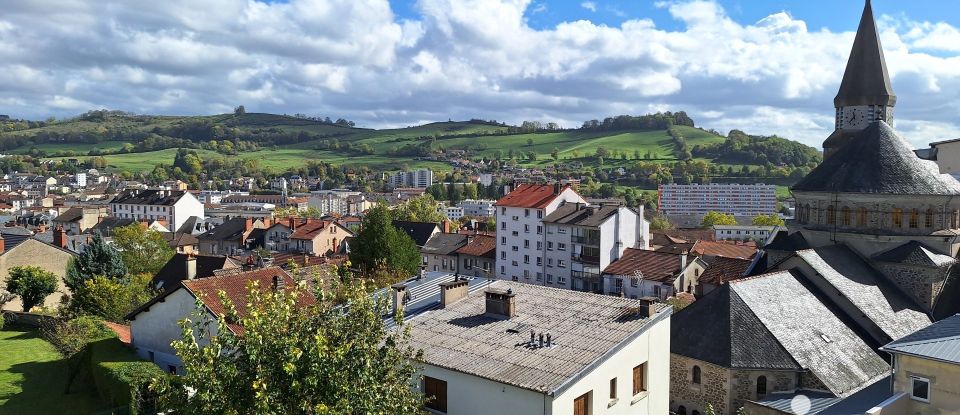 Apartment 4 rooms of 78 m² in Aurillac (15000)