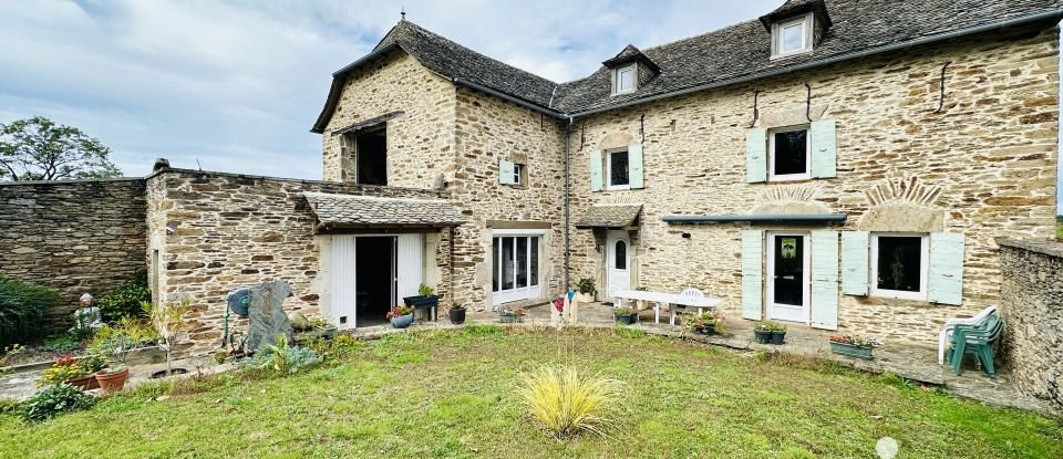 Maison 5 pièces de 165 m² à Quins (12800)