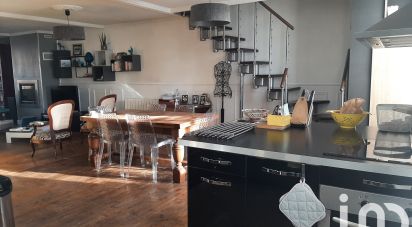 Duplex 5 rooms of 106 m² in Bordeaux (33800)