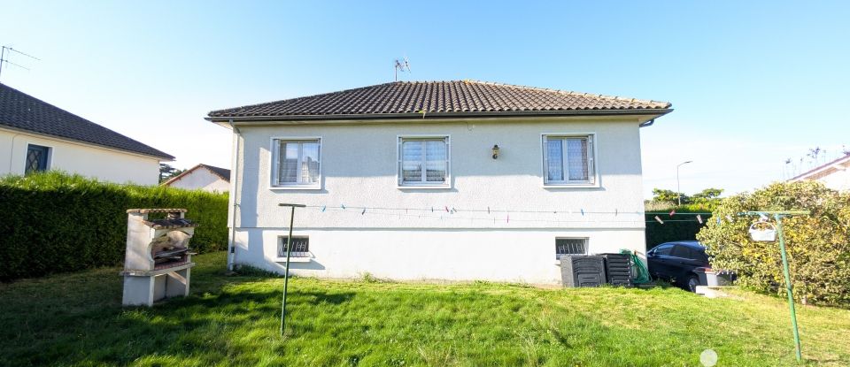 Maison 5 pièces de 102 m² à Bouresse (86410)