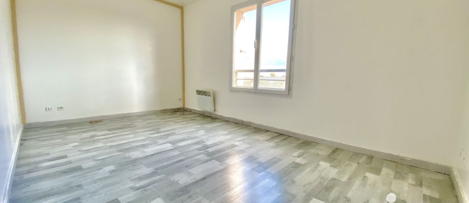 Appartement 3 pièces de 71 m² à Saint-Quentin (02100)