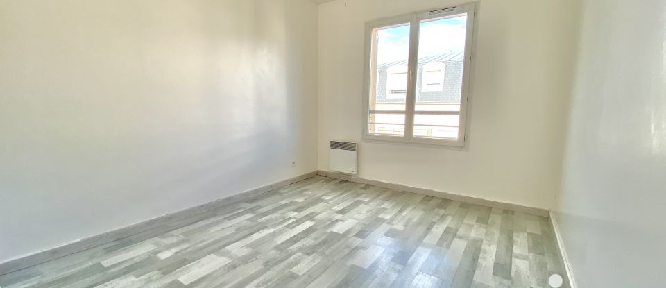 Appartement 3 pièces de 71 m² à Saint-Quentin (02100)