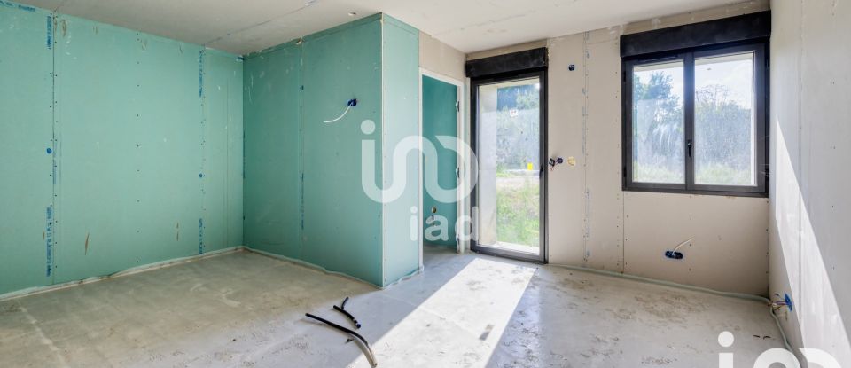 Maison 8 pièces de 280 m² à Gouvernes (77400)