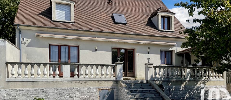 Traditional house 8 rooms of 210 m² in Montfermeil (93370)