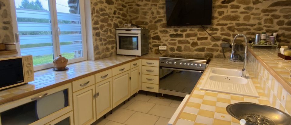 Maison de campagne 6 pièces de 144 m² à Moustier-Ventadour (19300)