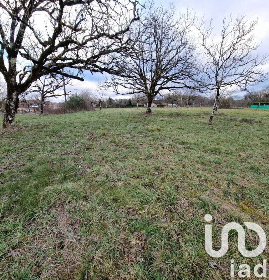 Terrain de 3 200 m² à Jugeals-Nazareth (19500)